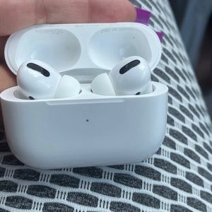 AirPods Pro new
